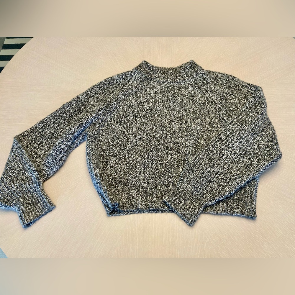 Universal Thread - thick mock neck sweater - heather gray/white - SZ M